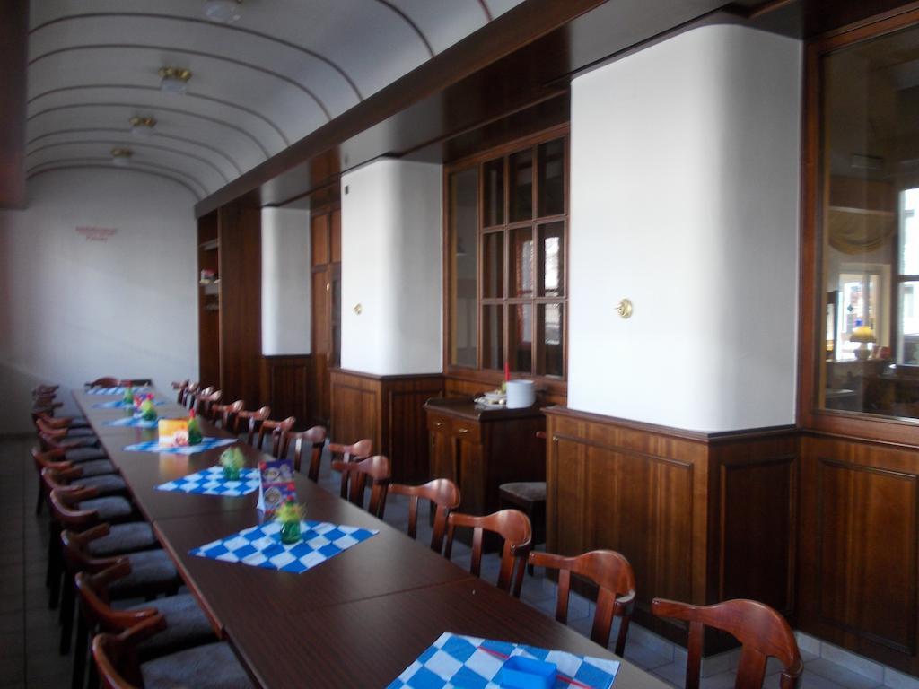 Hotel Im Bahnhof 3*